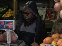 Покупателей обманывают на столичных рынках и в магазинах. Видеосюжет от 17.10.2019